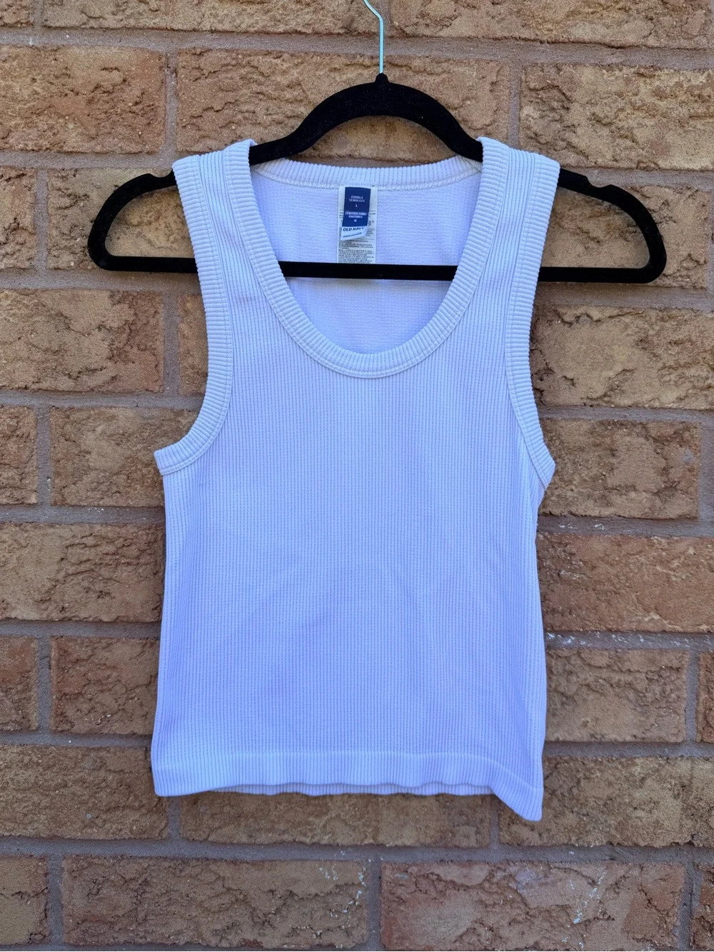 4/$25 • Old Navy Magnolia Exhale Seamless Fitted Rib Tank - Picture 2 of 4